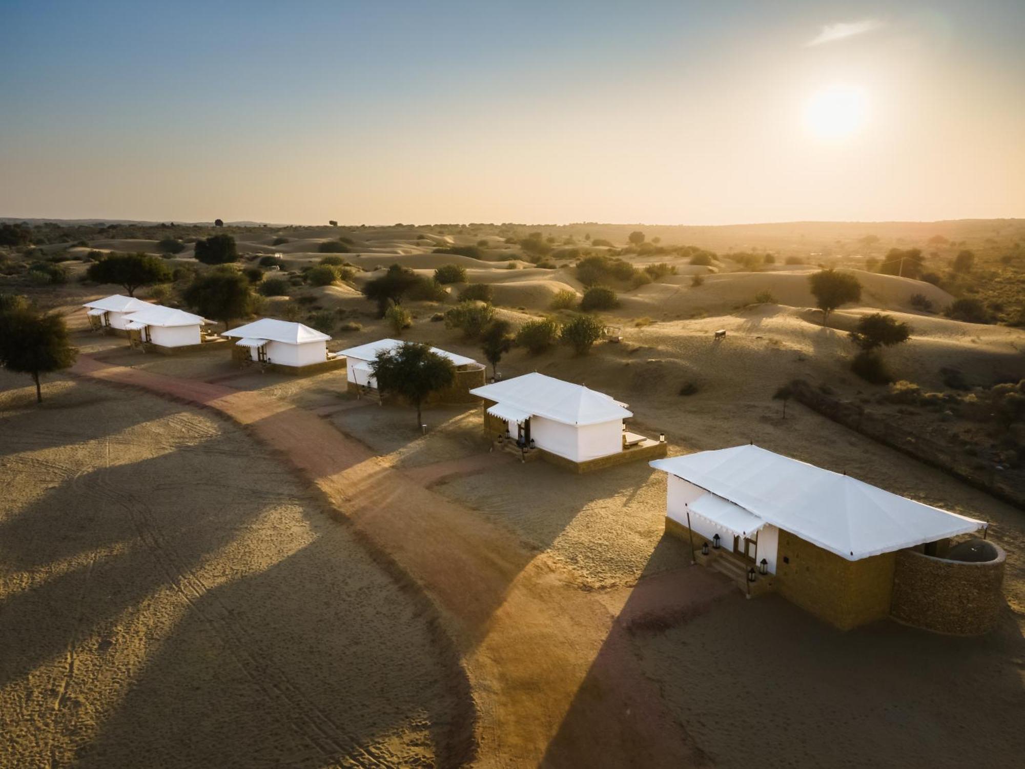 Hotel Grand Khalifa Luxury Camp Sām Exteriér fotografie